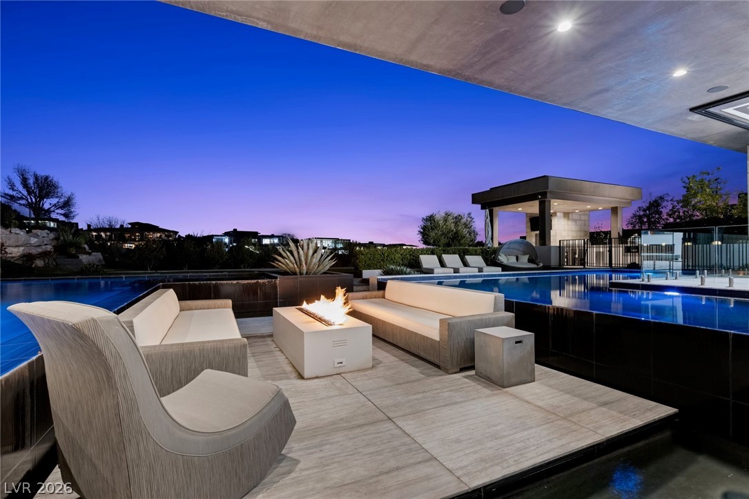 4 Soaring Bird Court Property Photo 16