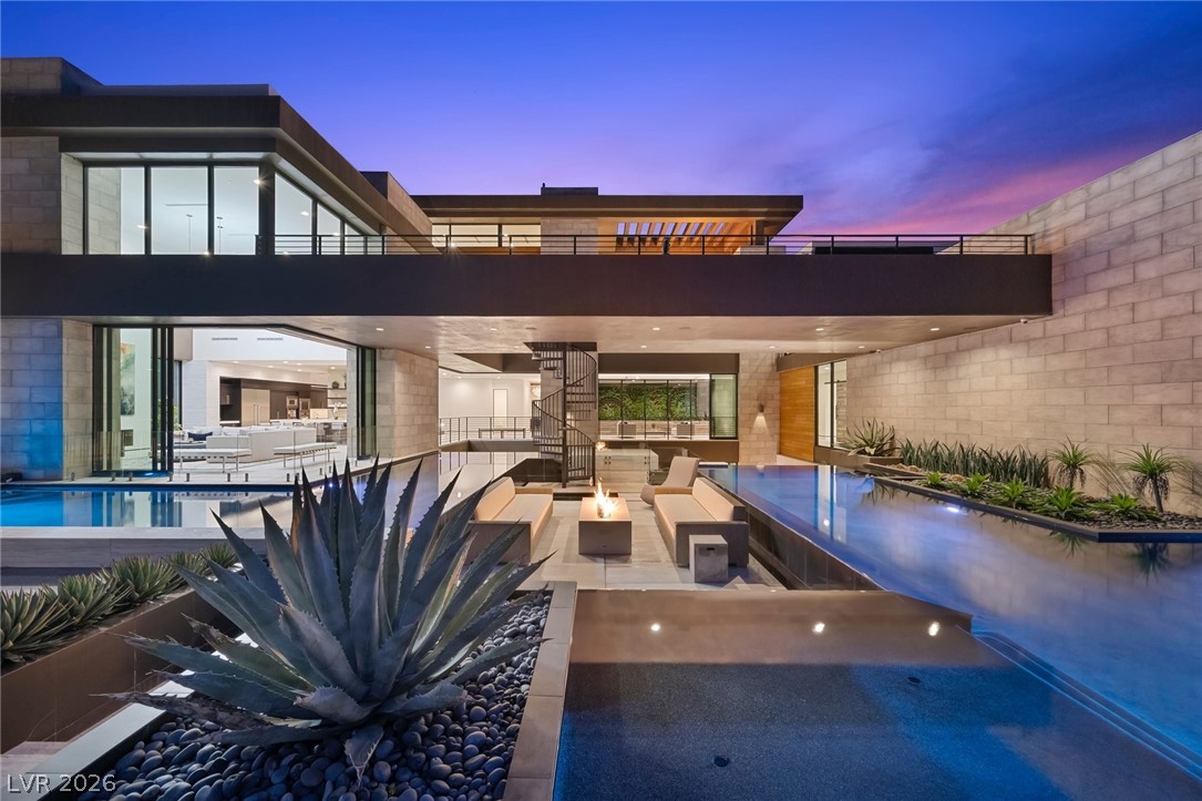 4 Soaring Bird Court Property Photo 19