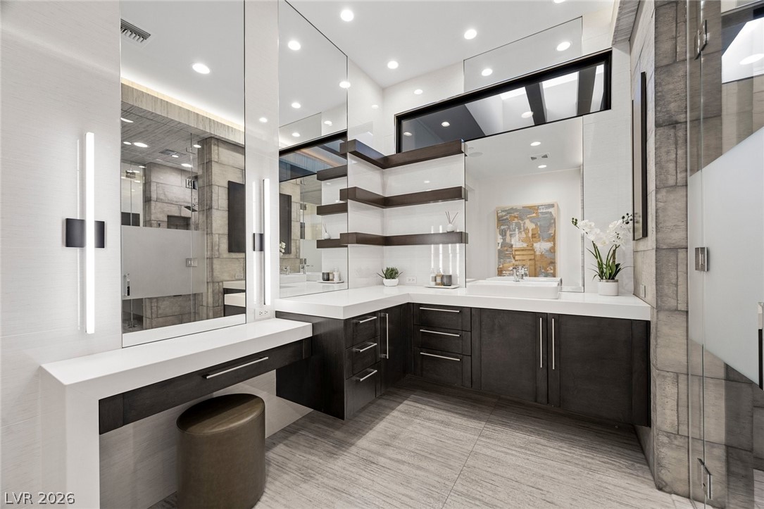 4 Soaring Bird Court Property Photo 35