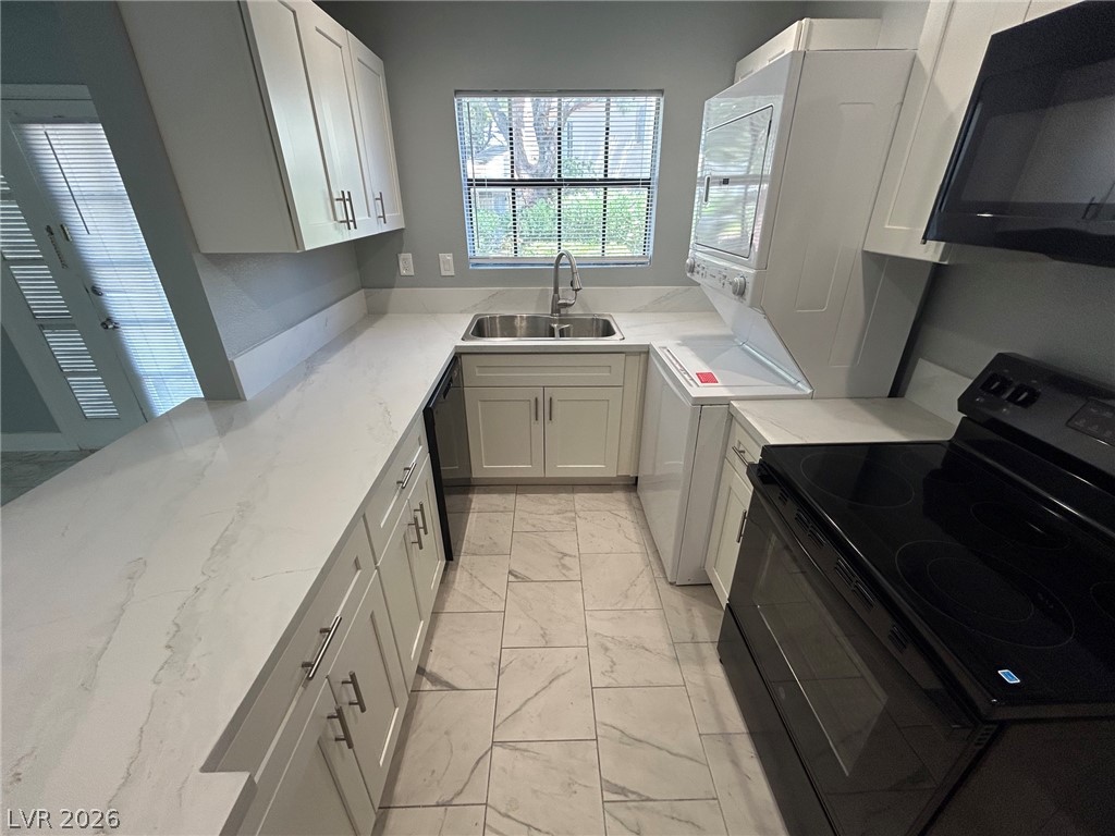 596 Tam O Shanter Property Photo 2