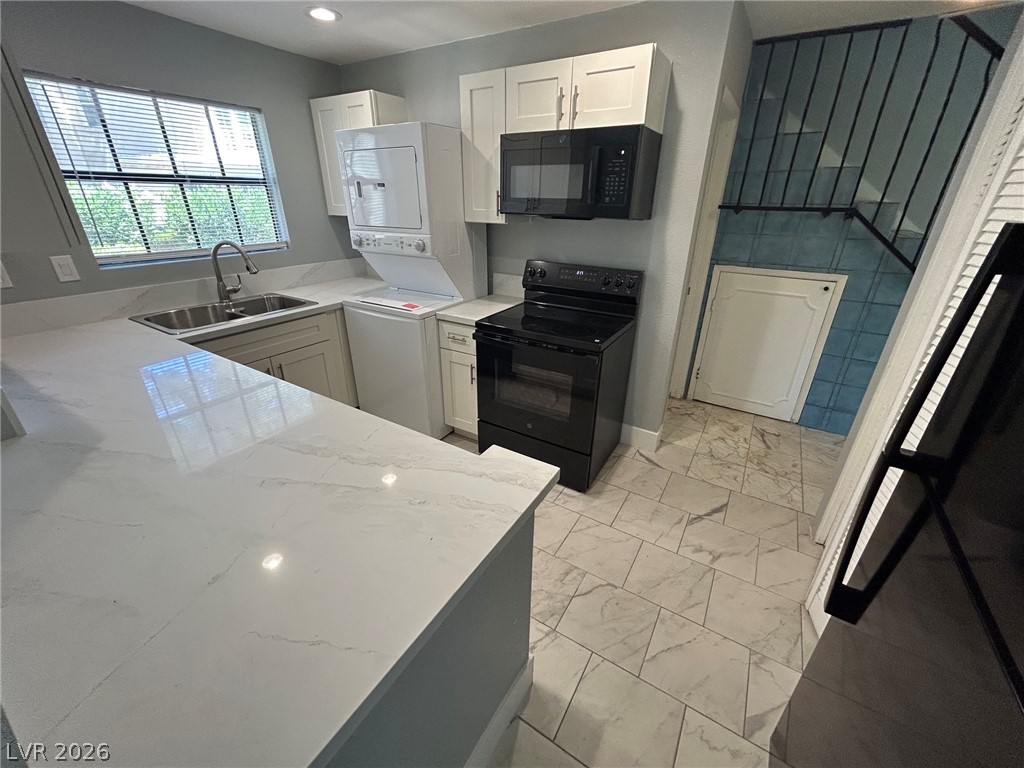 596 Tam O Shanter Property Photo 4