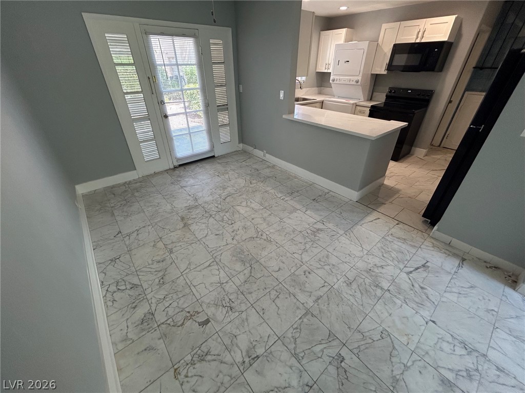 596 Tam O Shanter Property Photo 8