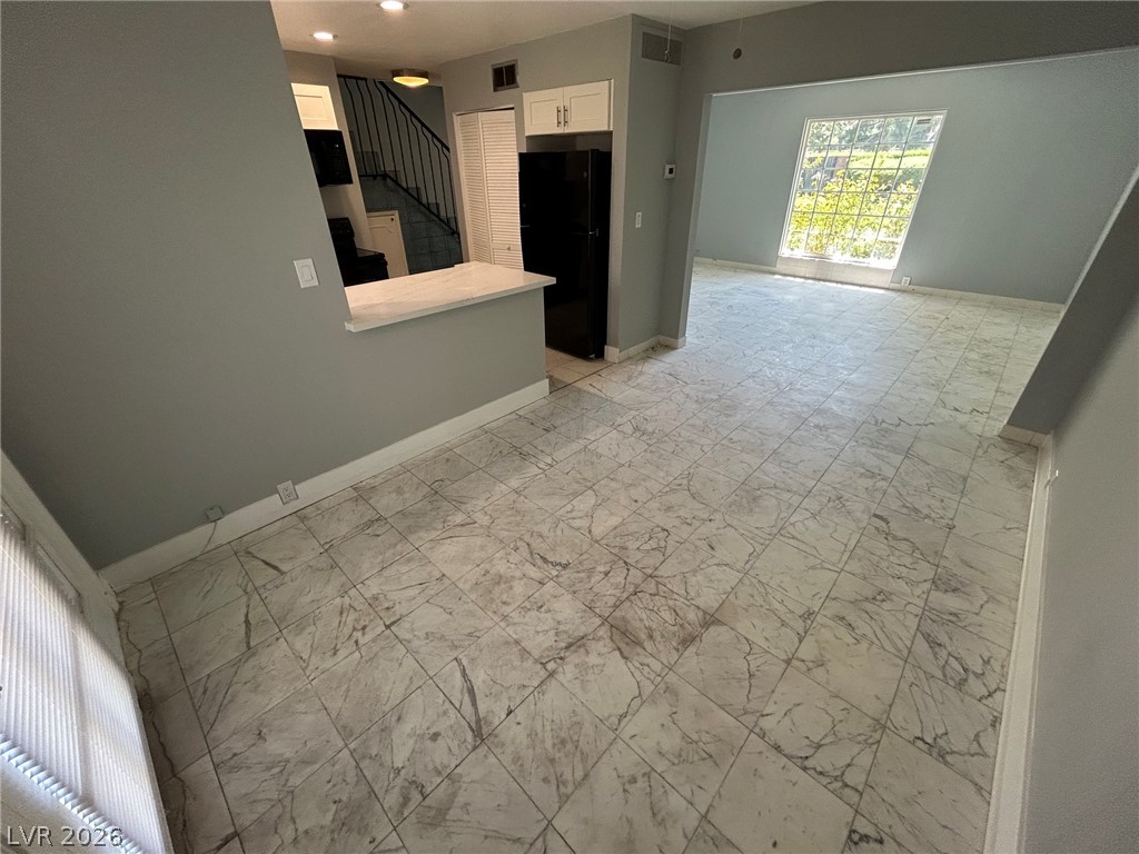 596 Tam O Shanter Property Photo 9