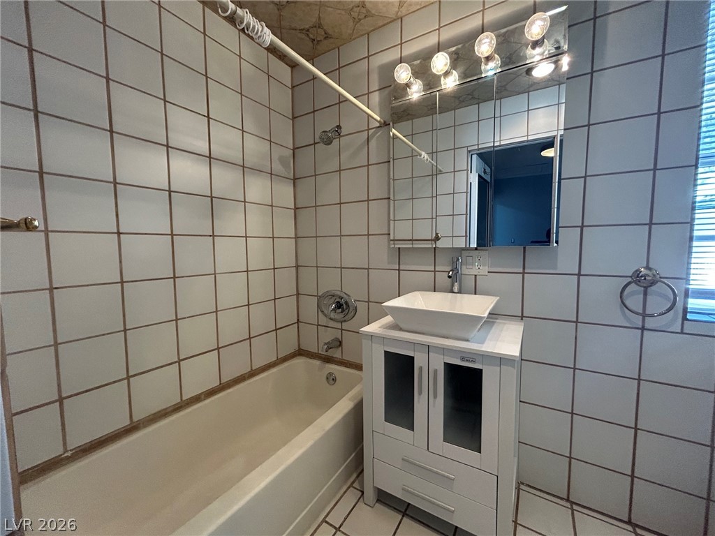 596 Tam O Shanter Property Photo 24
