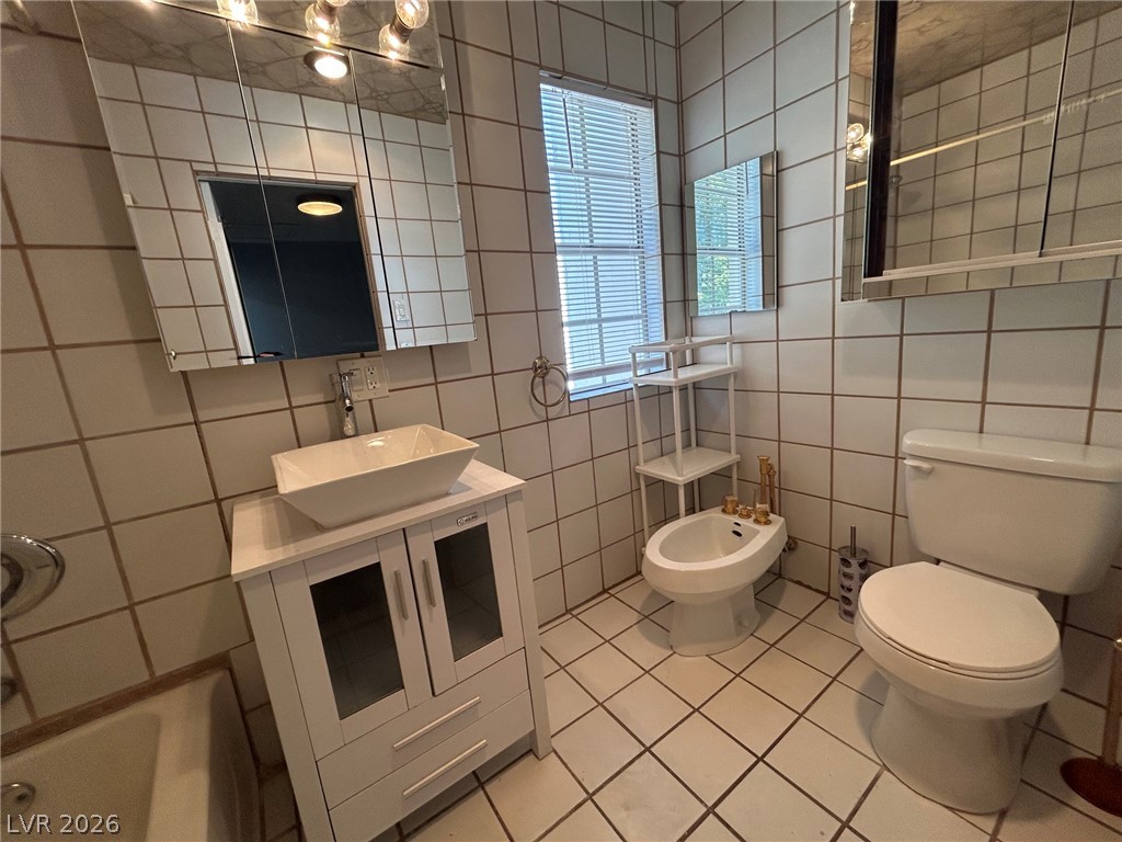 596 Tam O Shanter Property Photo 25