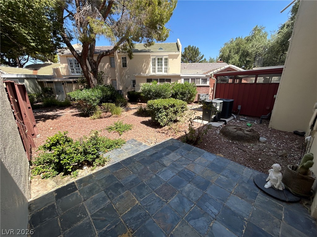 596 Tam O Shanter Property Photo 29