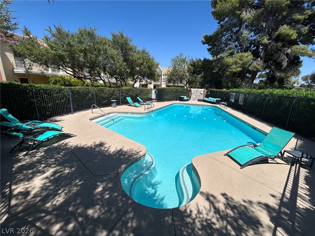 596 Tam O Shanter Property Photo 35