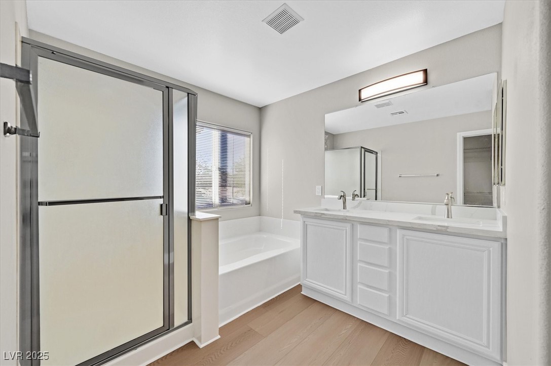 6486 Robusta Court Property Photo 11