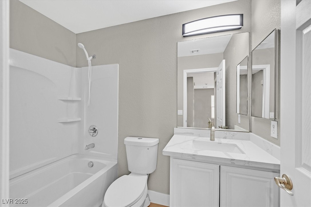 6486 Robusta Court Property Photo 15