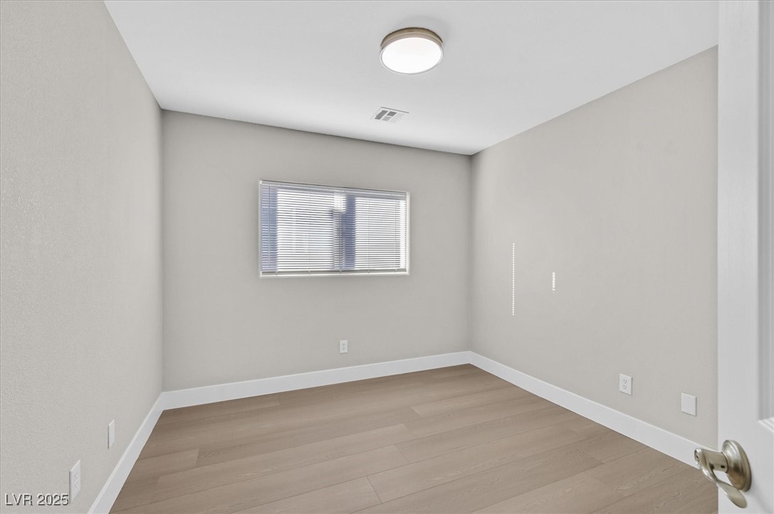 6486 Robusta Court Property Photo 16