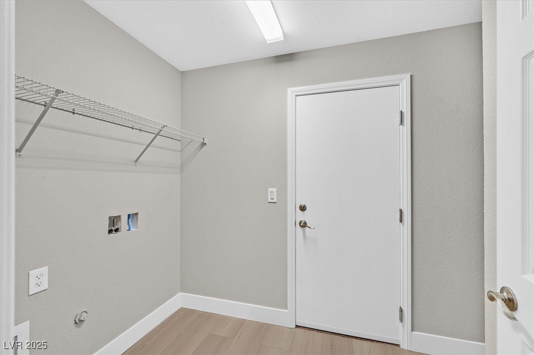 6486 Robusta Court Property Photo 23