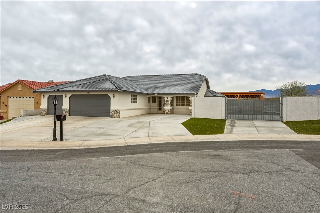 3630 East Vineyard Drive Property Photo 4