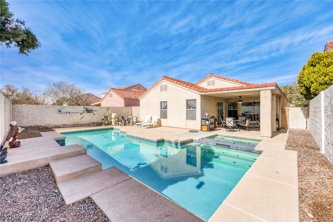 717 Moonlight Mesa Drive Property Photo 2