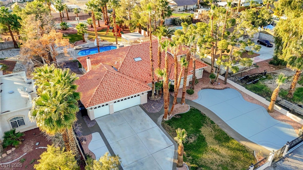 2955 El Camino Road Property Photo 1