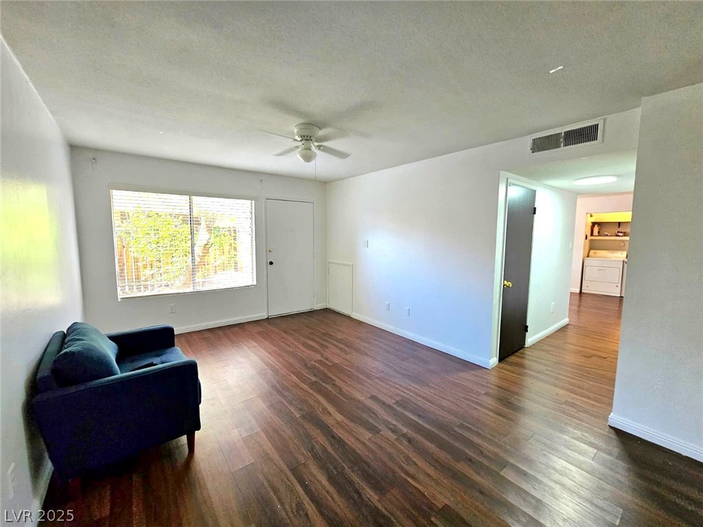 1460 Hialeah Drive B Property Photo 12