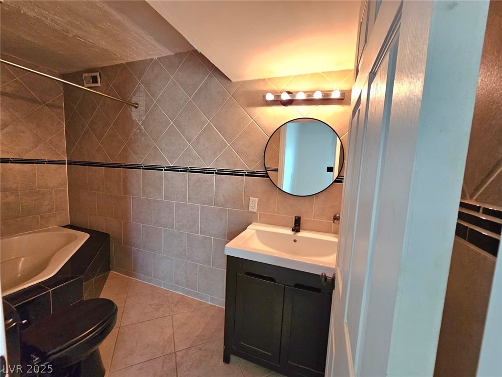 1460 Hialeah Drive B Property Photo 18