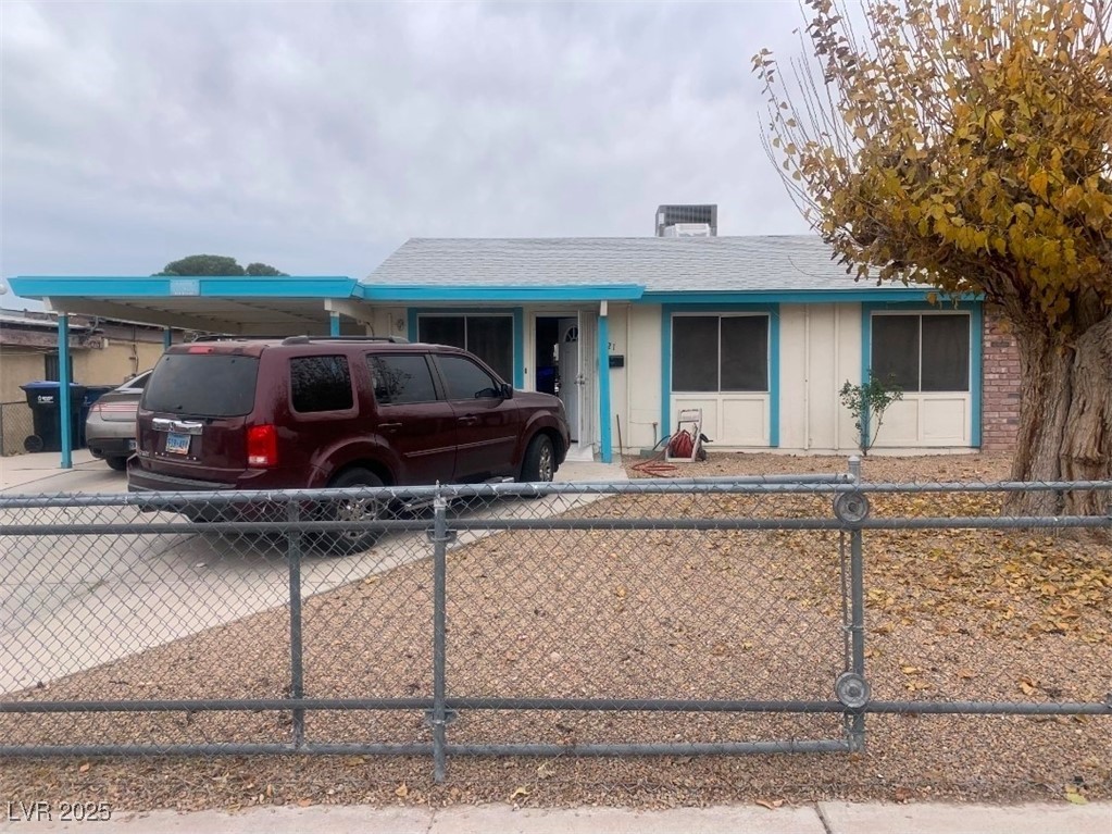 321 Kings Avenue Property Photo 1