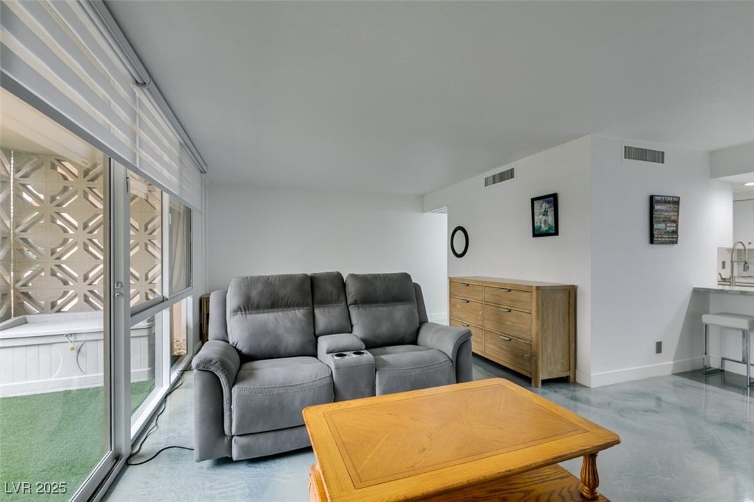 205 East Harmon Avenue 101 Property Photo 12