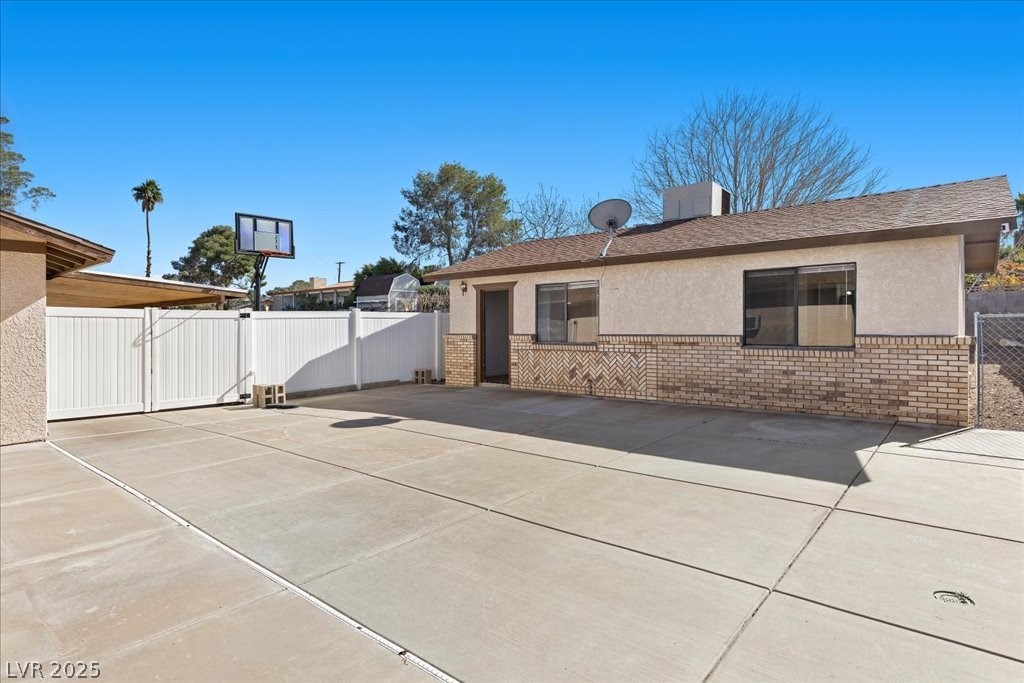 281 East Kimberly Drive Property Photo 32
