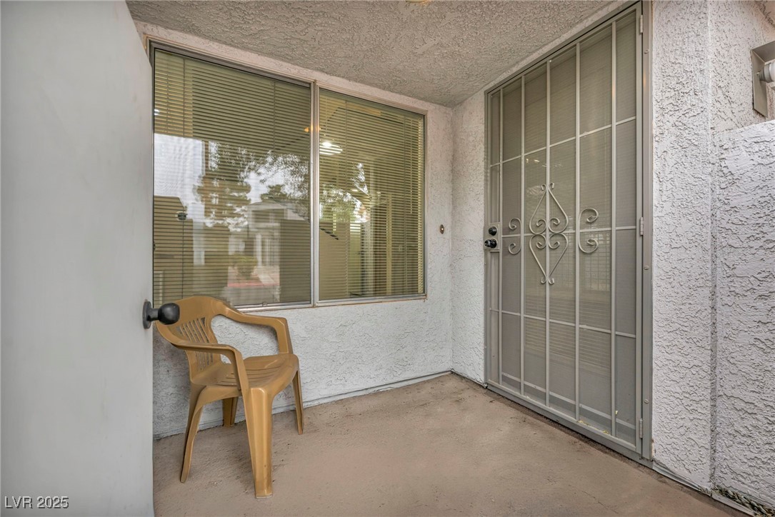 5670 Vineyard Lane Property Photo 10