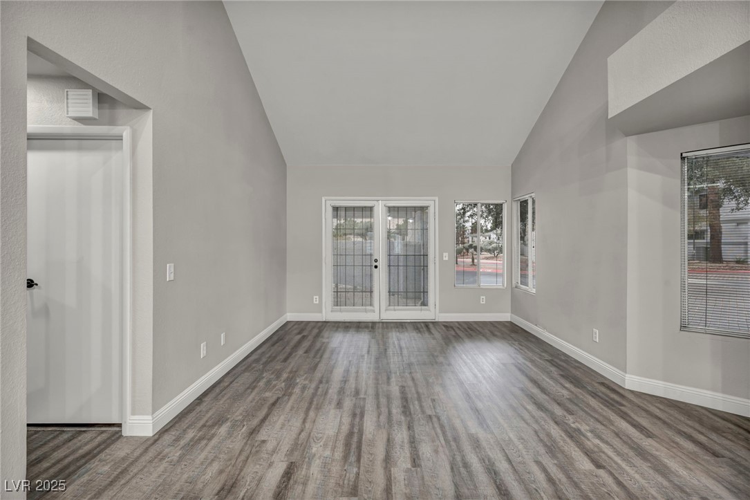5670 Vineyard Lane Property Photo 12