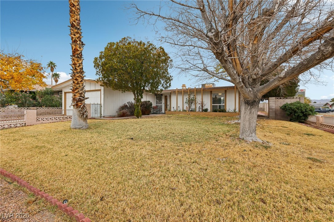 6912 Singing Dunes Lane Property Photo 2