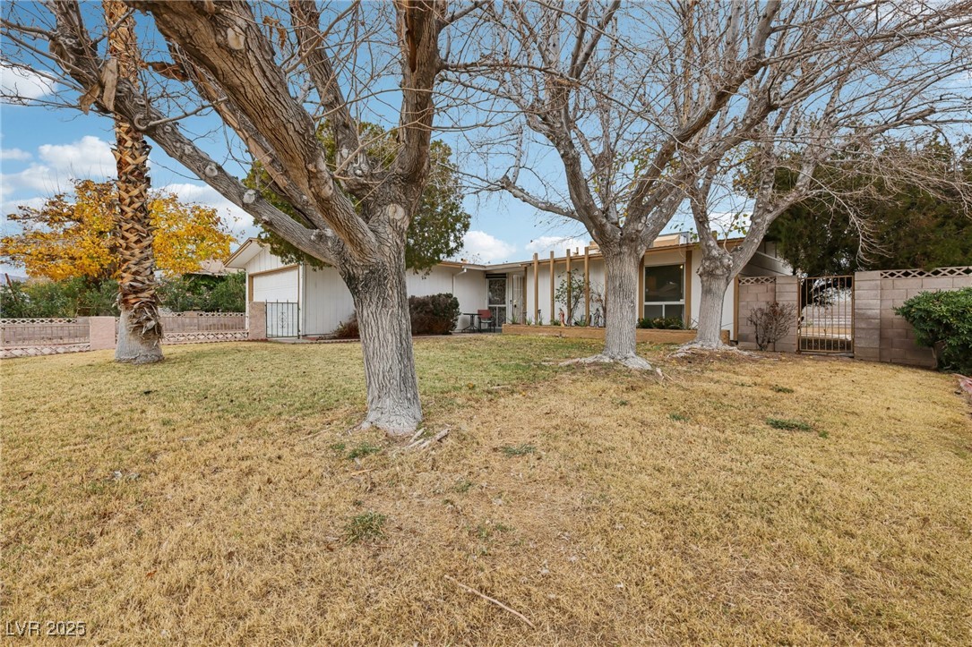6912 Singing Dunes Lane Property Photo 8