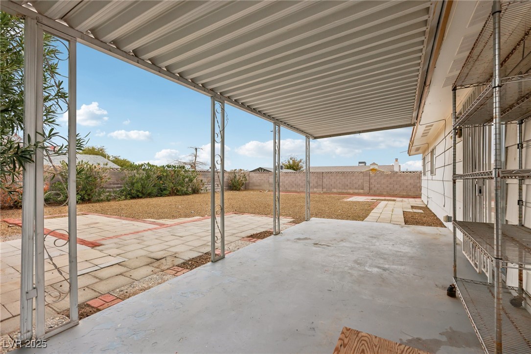 6912 Singing Dunes Lane Property Photo 33