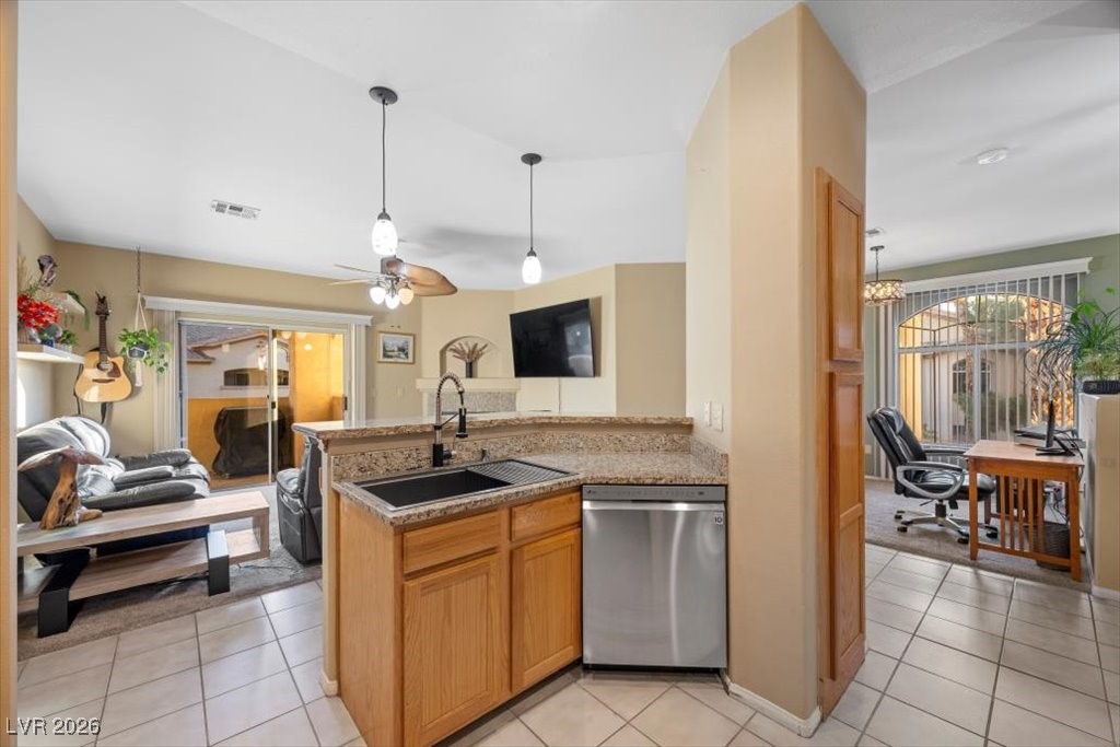 2050 West Warm Springs Road 1723 Property Photo 6