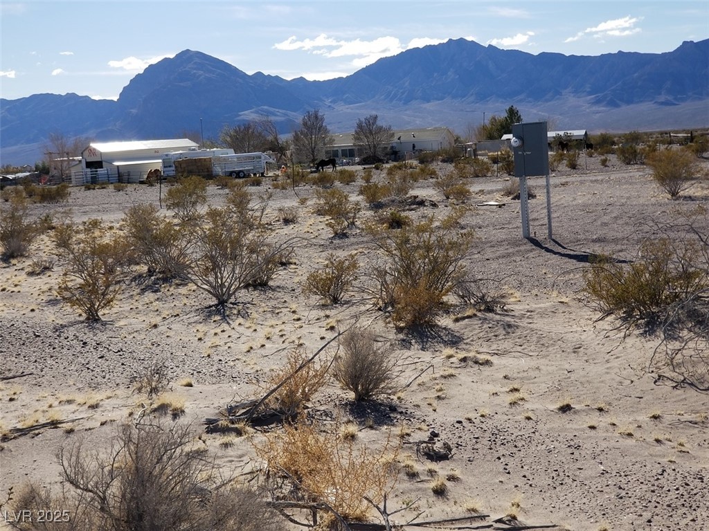 1640 North Valley View Boulevard Property Photo 5