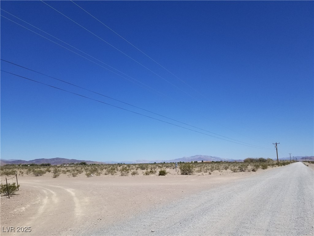 1640 North Valley View Boulevard Property Photo 13