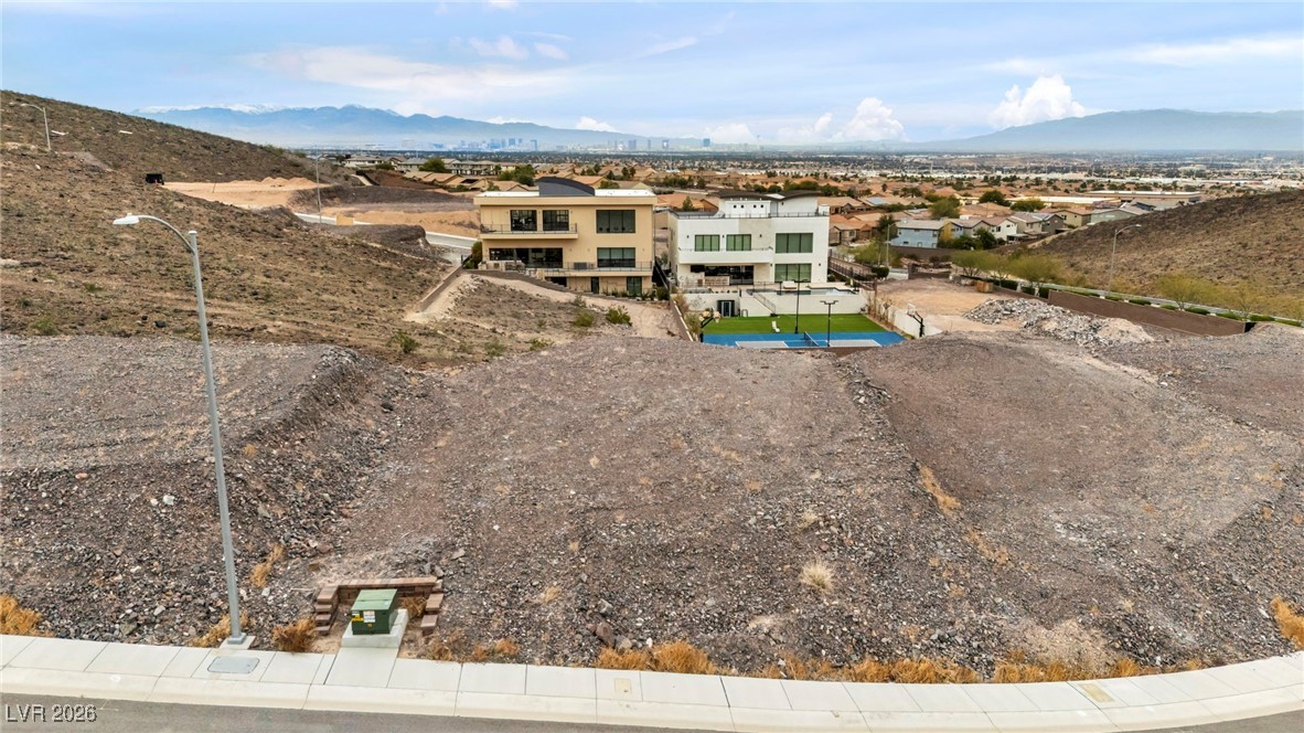 1054 Vincenzo Lane Property Photo 4