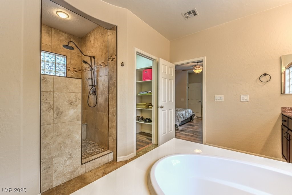 8633 Kennedy Heights Court Property Photo 23