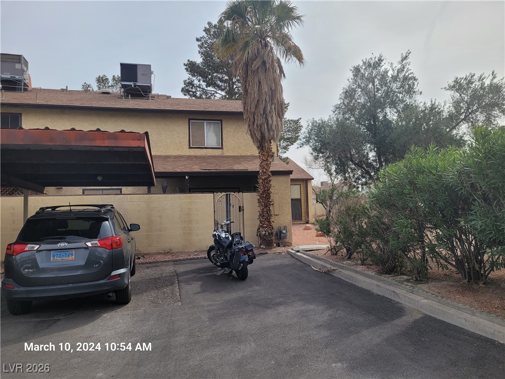 528 Kristin Lane Property Photo 2