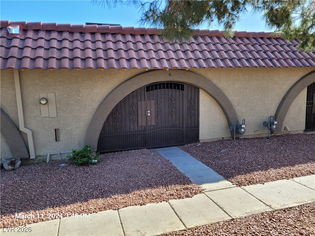 808 Hedge Way 4 Property Photo 1