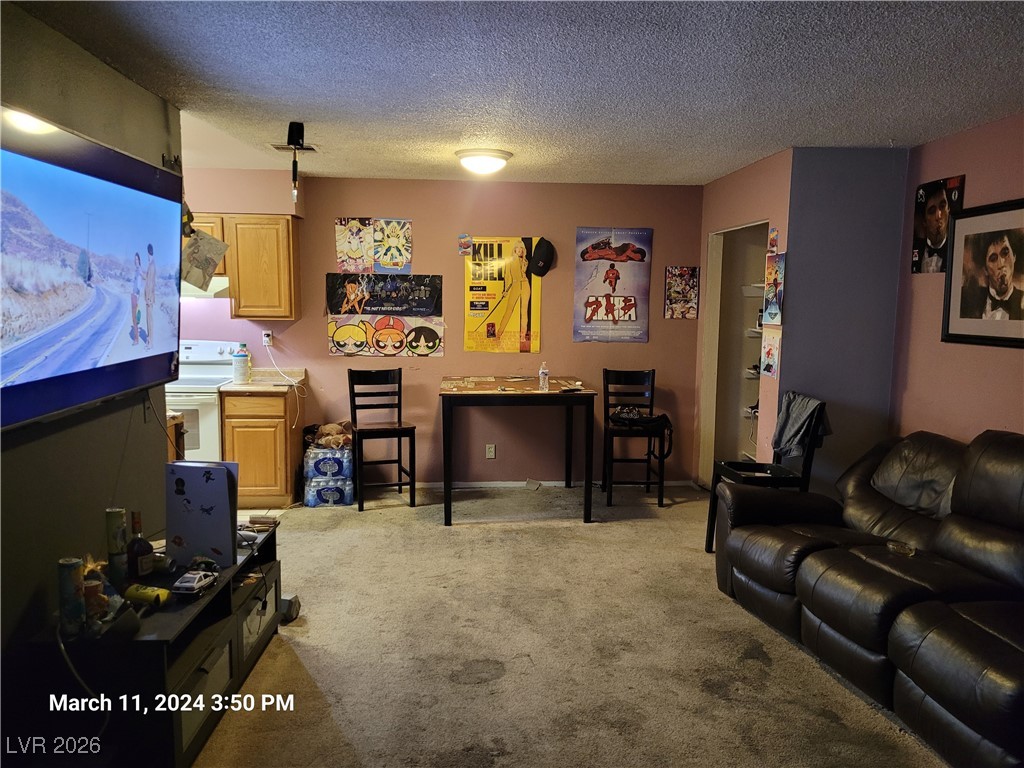 808 Hedge Way 4 Property Photo 3