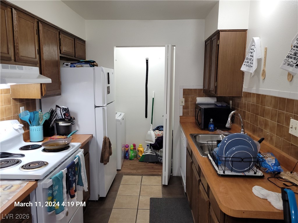 808 Hedge Way 4 Property Photo 13