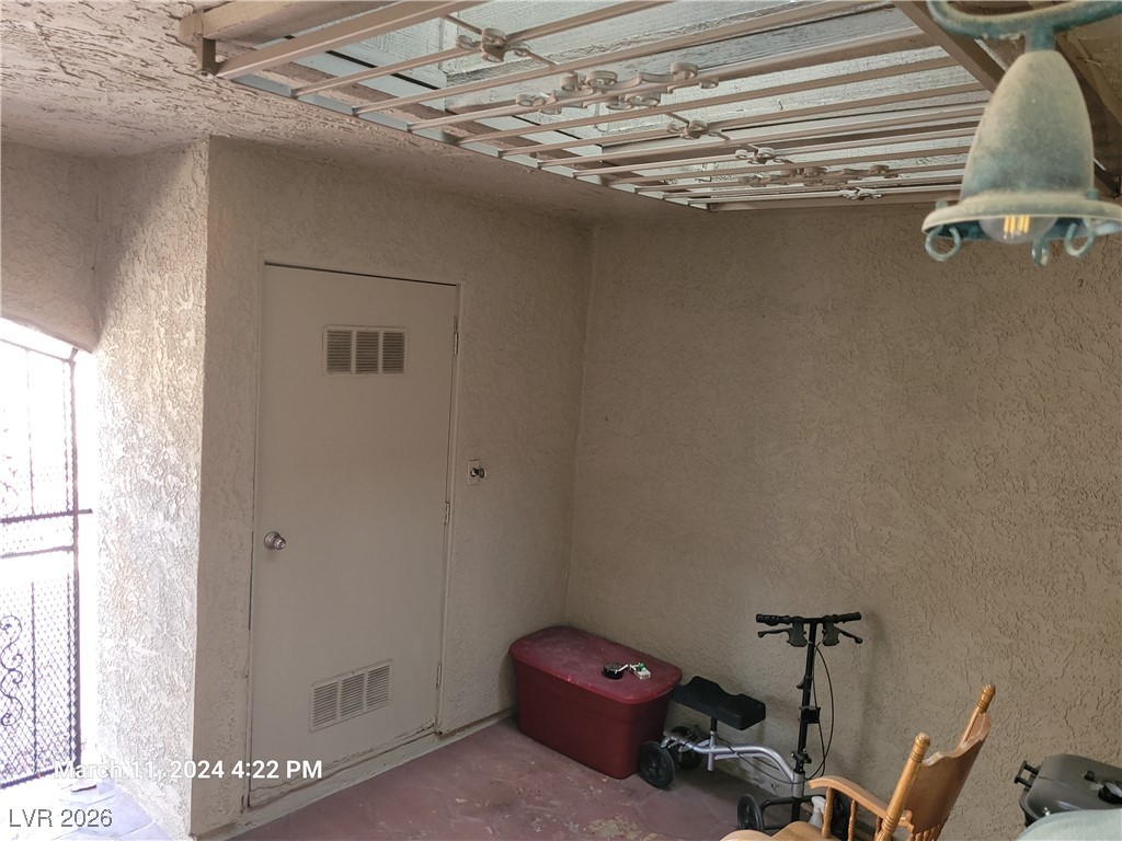 808 Hedge Way 4 Property Photo 16