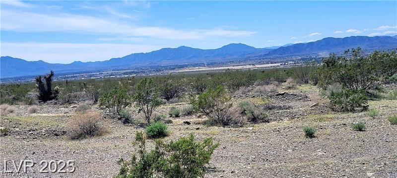 2811 Hilltop Drive Property Photo 3