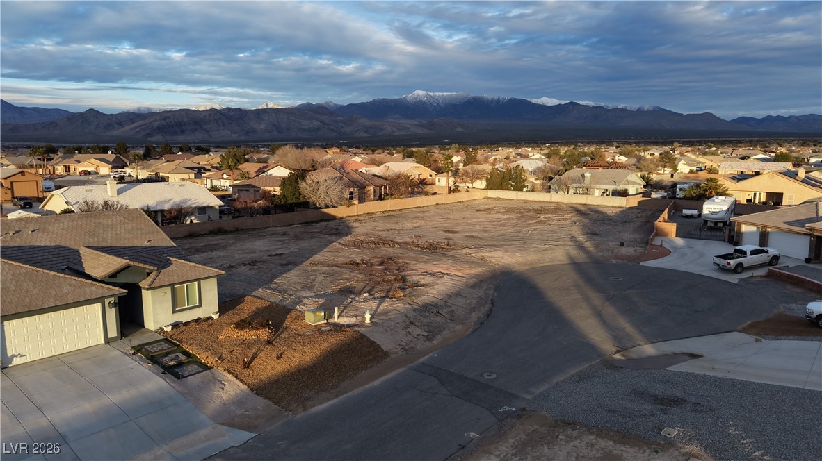 4690 Stonebridge Court Property Photo 3