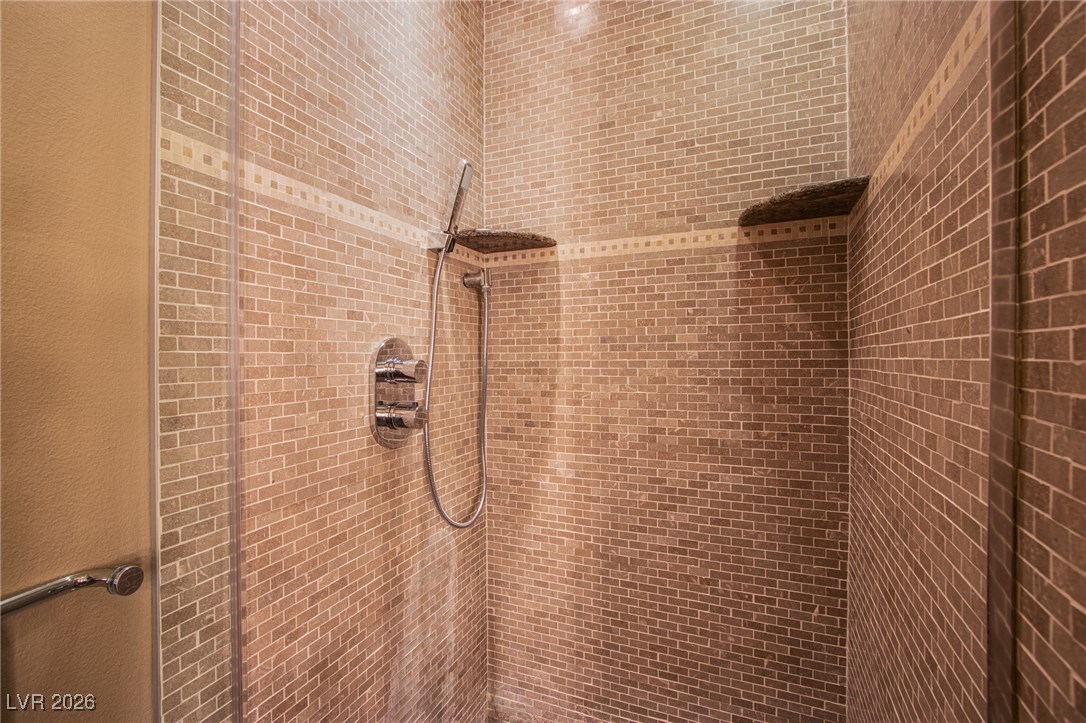 4525 Dean Martin Drive 2000 Property Photo 35