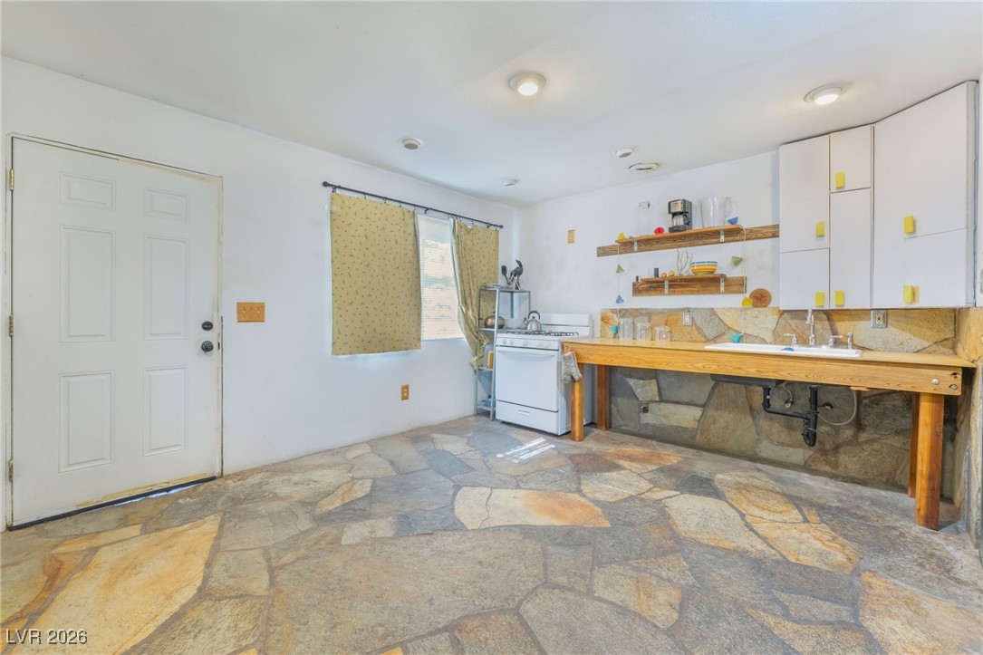 2532 Arrowhead Street Property Photo 7