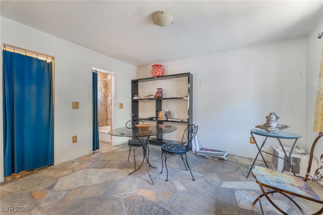 2532 Arrowhead Street Property Photo 8