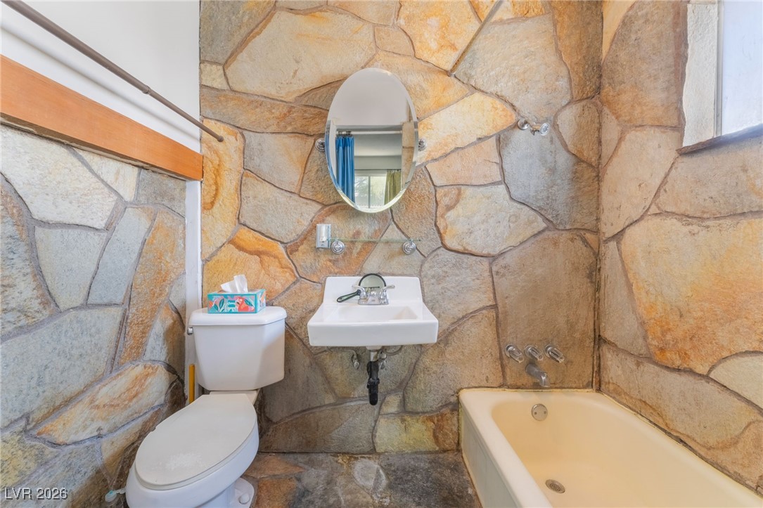 2532 Arrowhead Street Property Photo 10