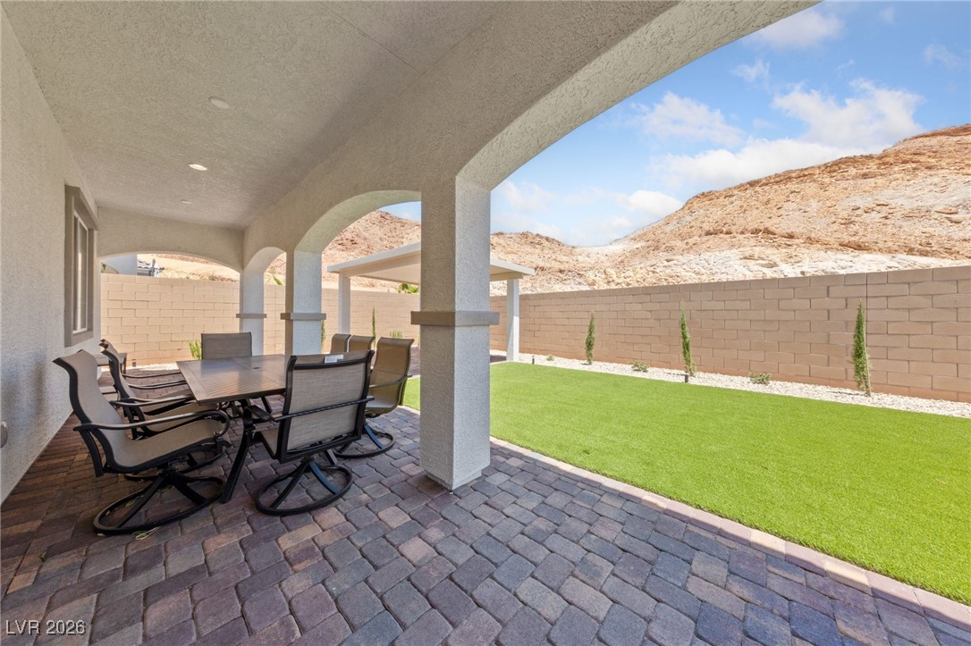 80 Cathedral Wash Place Property Photo 3