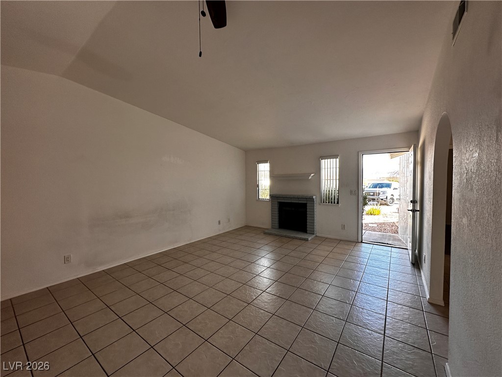 1826 Dunes Court Property Photo 4