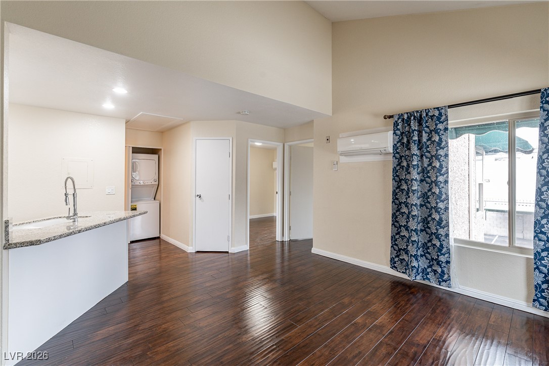 450 Elm Drive 206 Property Photo 4