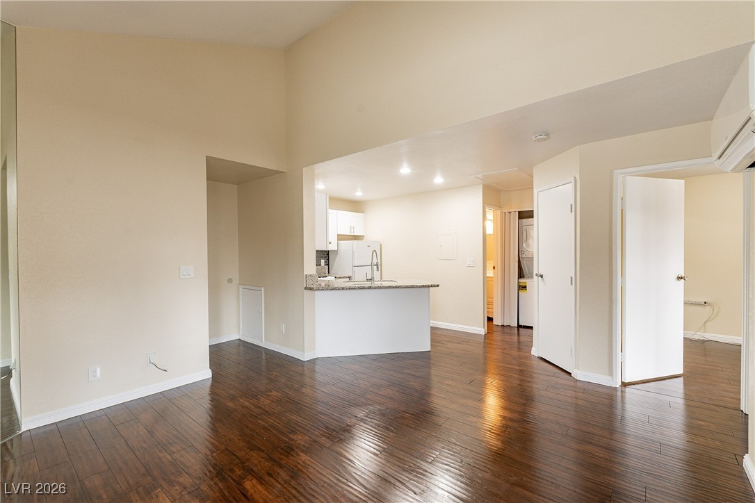 450 Elm Drive 206 Property Photo 5