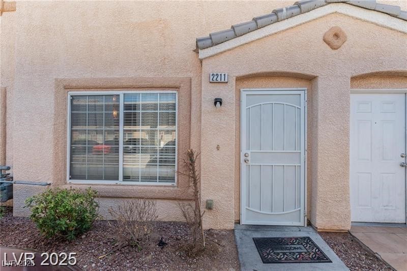 2211 Sleepy Court Property Photo 4