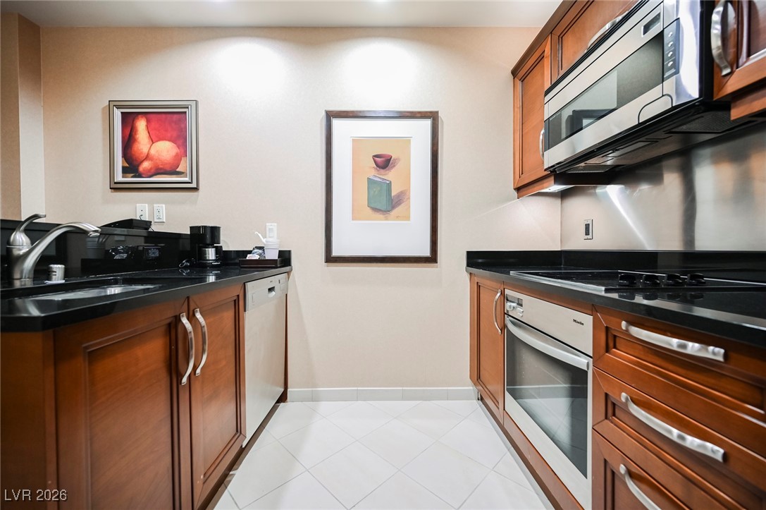 145 Harmon Avenue 208 Property Photo 4